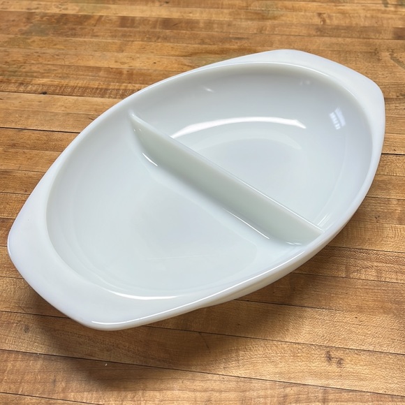 Pyrex Milk Glass Server - Picture 2 of 5